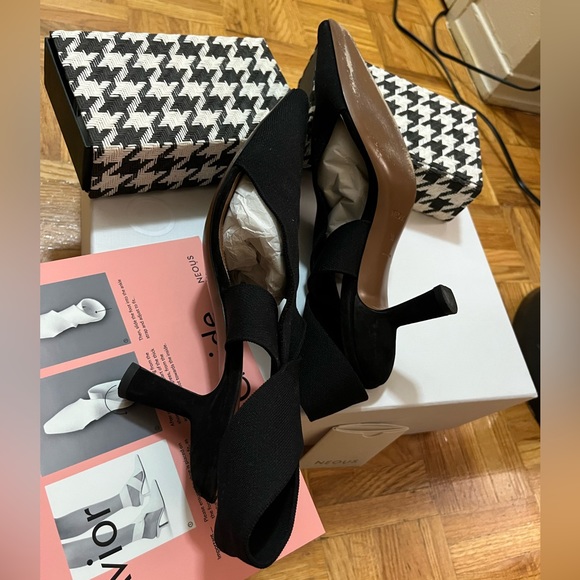 Authentic Neous Avior Heels - Picture 10 of 14